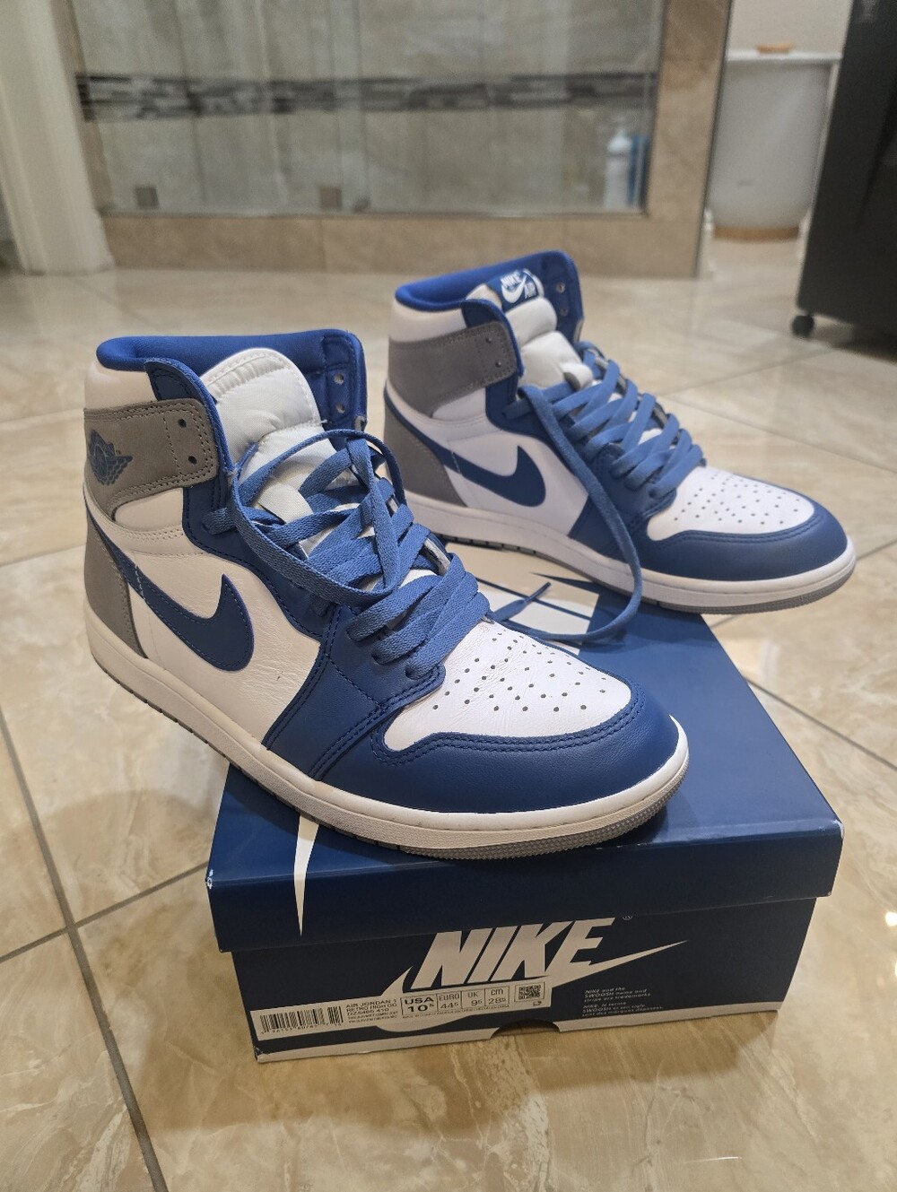 Nike Men's Air Jordan 1 High-Top OG Sneakers in White, Blue & Gray